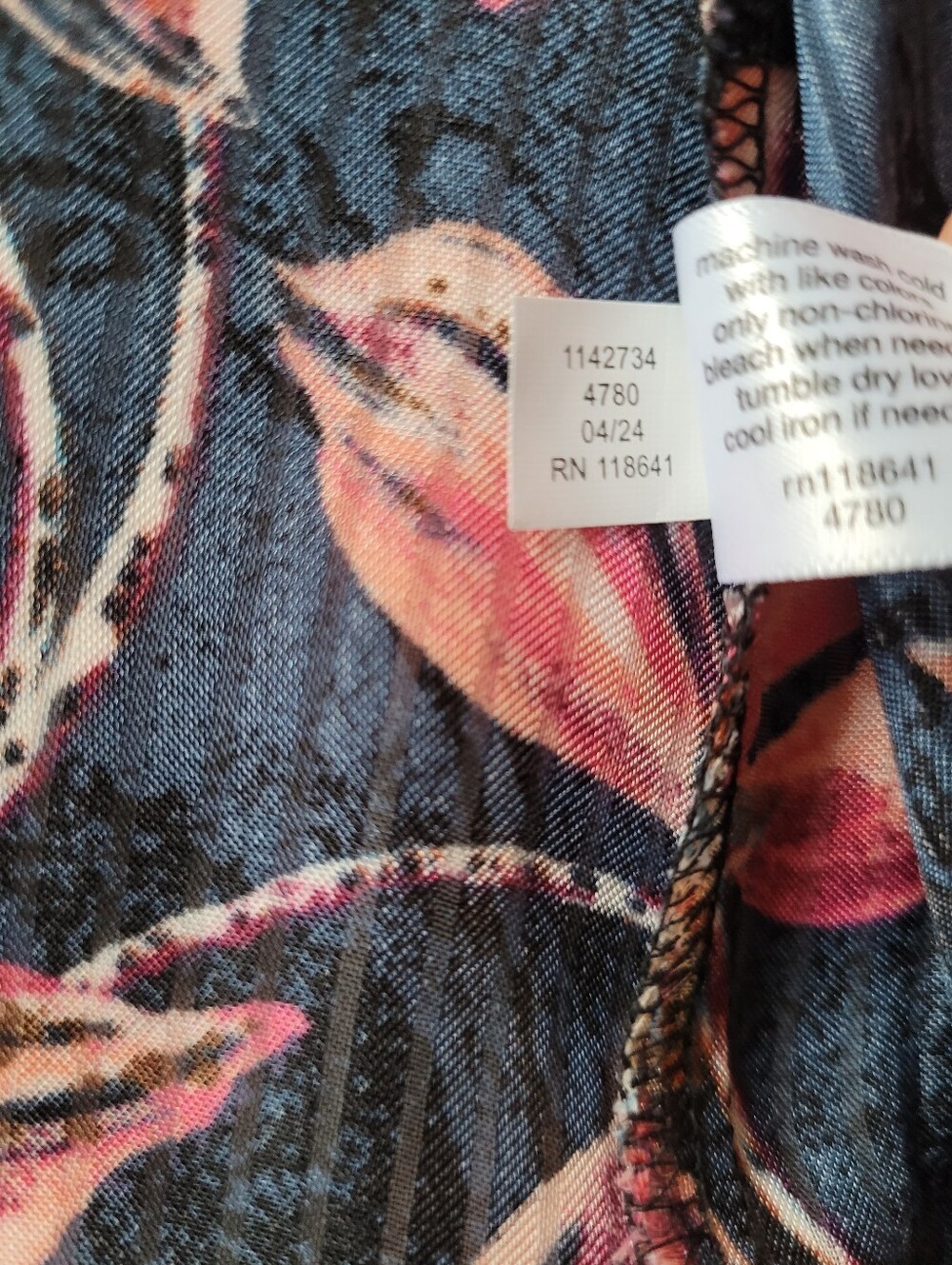 NWT Lane Bryant Floral Short Sleeve Blouse - Navy with Pink Flowers Size 14 - Picture 4 of 9